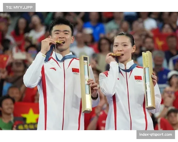 法国公开赛混双决赛：郑思维-黄雅琼2-0德差波-沙西丽，赛季首冠
